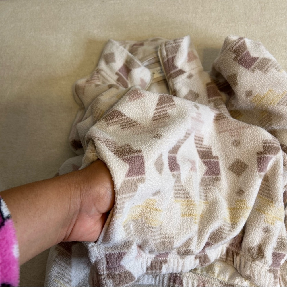 Abercrombie Kids Geometric Aztec print fleece Sweater Cream pullover 1/4 zip 7/8 - Picture 4 of 8